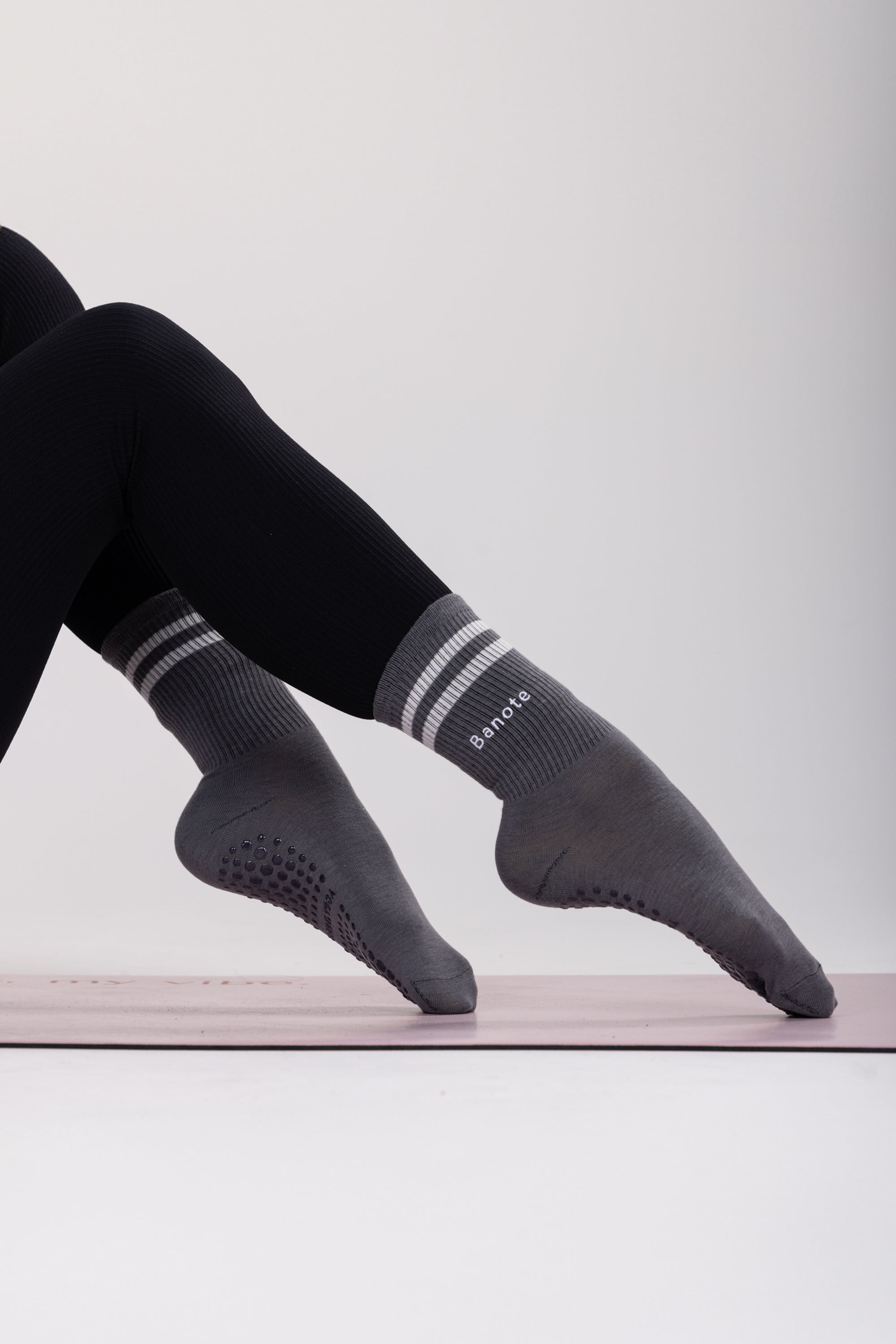 CHAUSSETTES PILATES GRISE